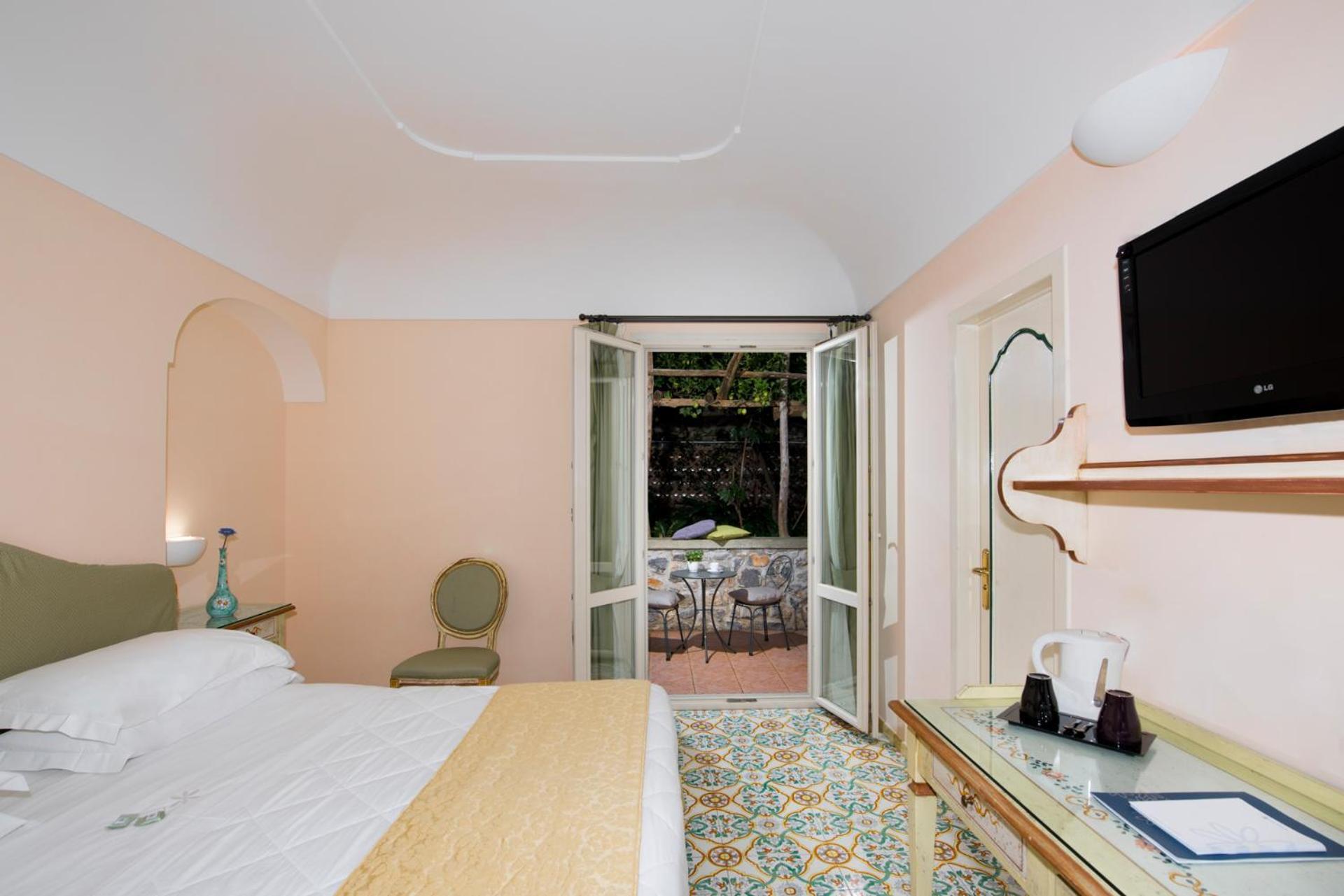 Hotel Margherita Praiano Exterior photo